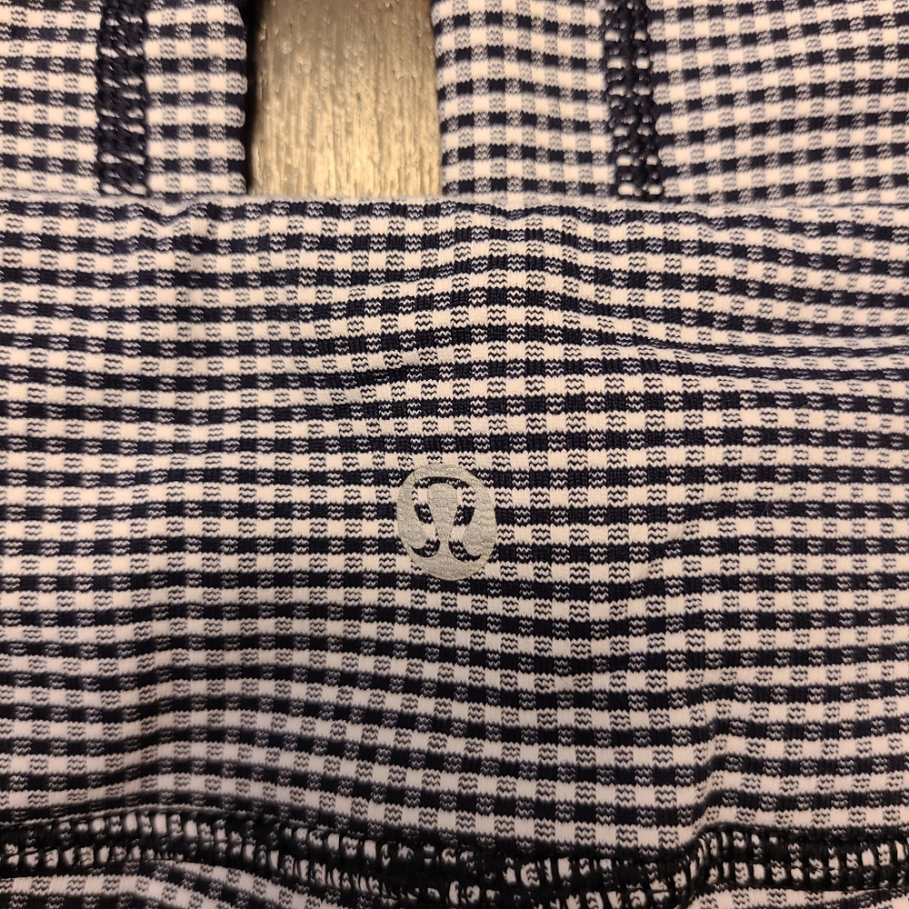 Lululemon Cropped Yoga Pants - Picture 5 of 6